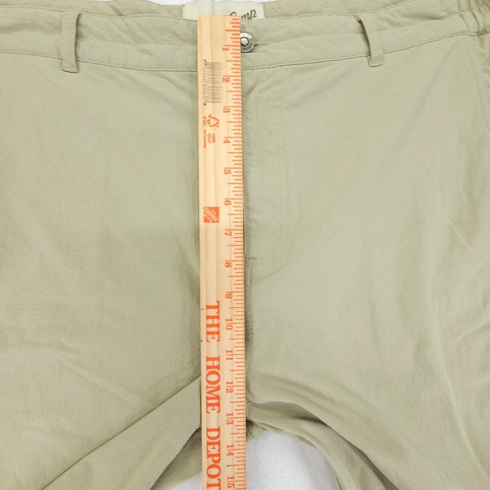 Duck Camp Shorts Mens XXL Khaki Stretch Hiking Outdoor Zip Pockets Elastic Waist